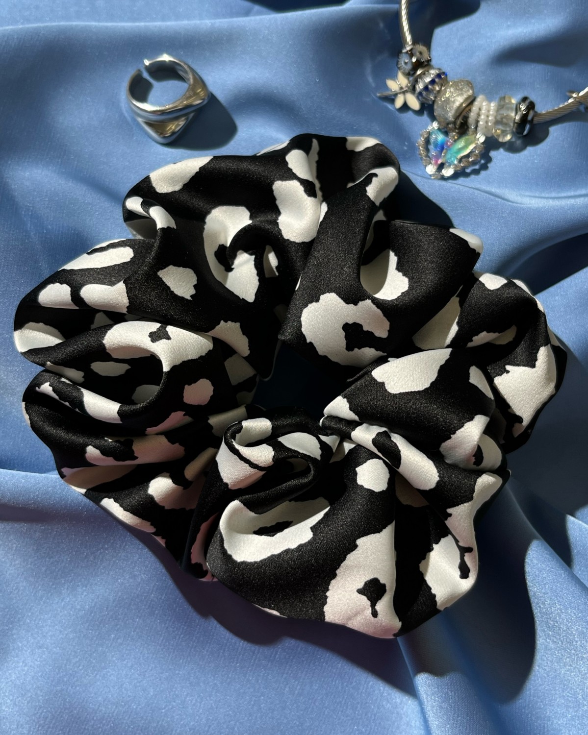 Scrunchie Σατέν Animal Print Ασπρόμαυρο