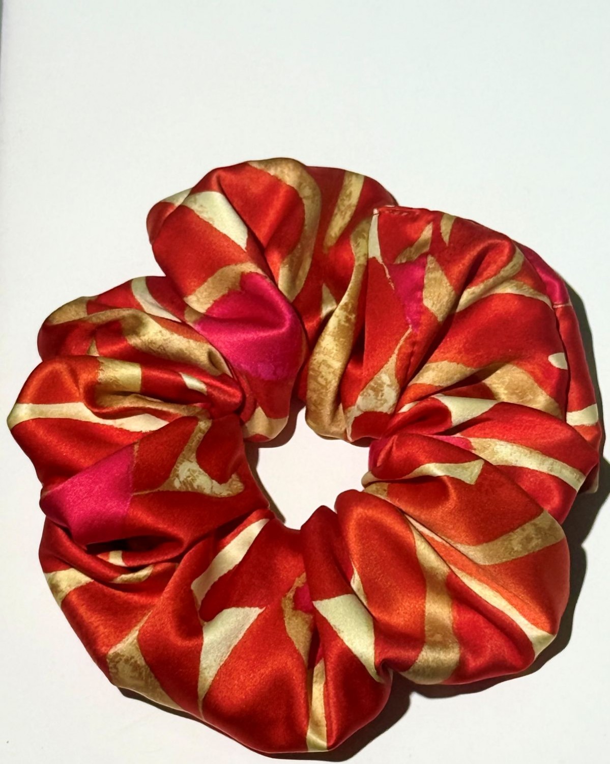 Scrunchie Σατέν Εμπριμέ Πορτοκαλί Σκούρο