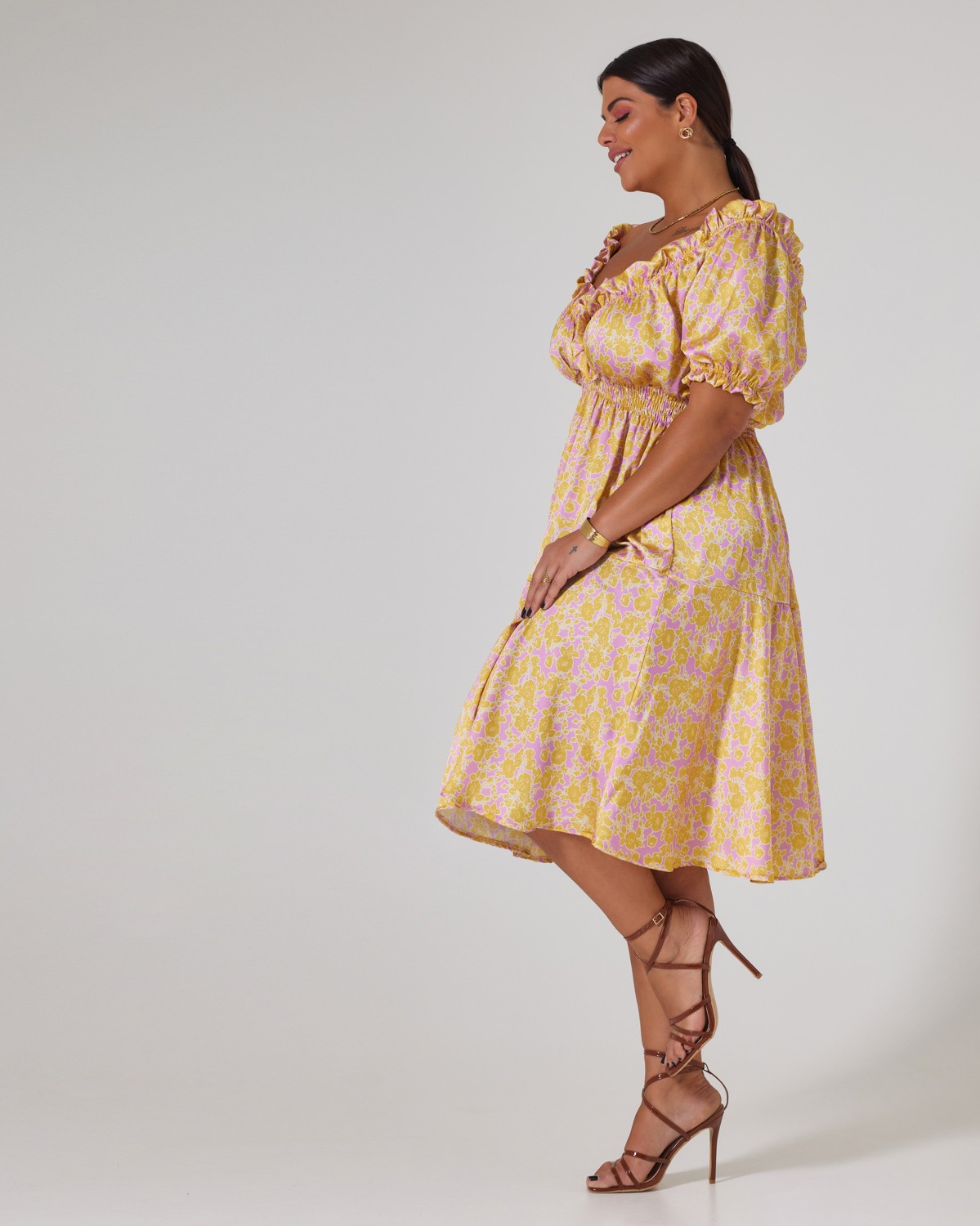 Φόρεμα Σατέν Με Σφηκοφωλιά Στη Μέση Εμπριμέ Ροζ-Κίτρινο