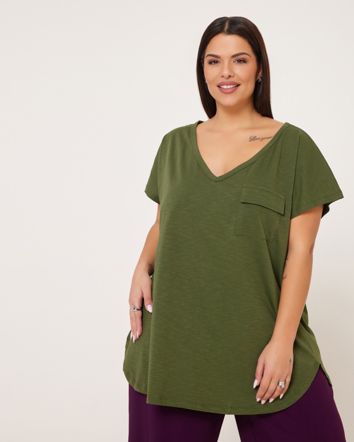 Τ-Shirt Βαμβακερό Με V Και Τσεπάκι Λαδί
