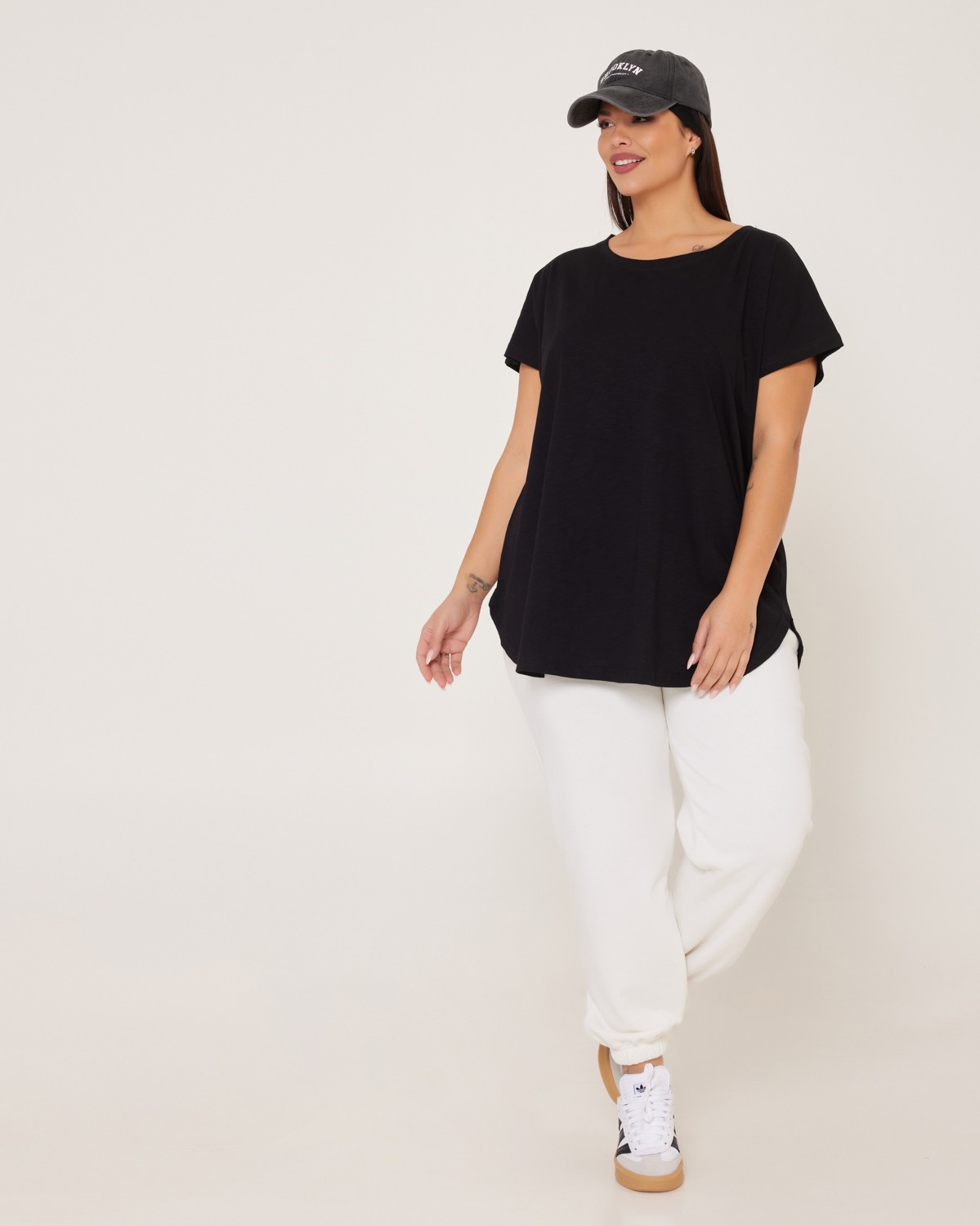 Τ-Shirt Βαμβακερό Με Καμπύλη Στο Πλάι Μαύρο