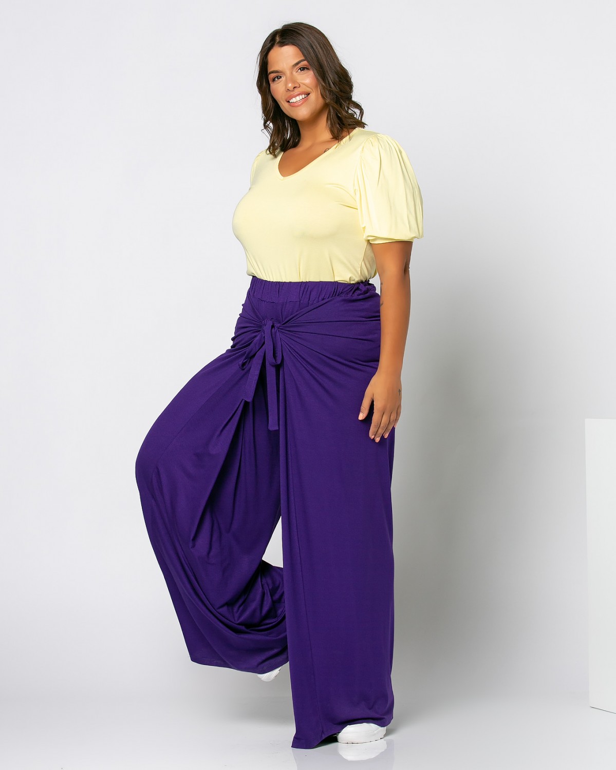 Szerokie spodnie z wiązaniem, kolor purpurowy